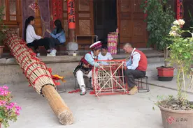 【组图】扎火把 迎佳节 庆丰年图片