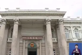上海一女童滑梯摔伤，家长把玩伴全部告上法庭，索赔20余万！判了→图片