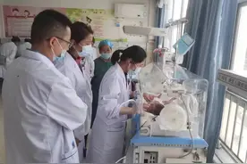 武汉援藏医生先后救了一家两个新生儿图片