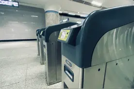 武汉地铁提醒：千万别做这件事！图片