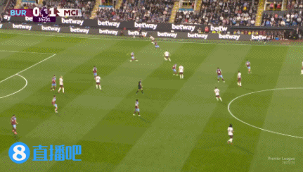 😤魔人继续吃小孩！哈兰德精彩兜射破门，英超揭幕战梅开二度！图片