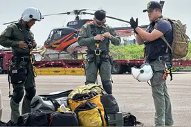 对话｜驾飞机冒险进入涞水勘察灾情 这支“四川民间救援队”如何助力河北救灾？图片