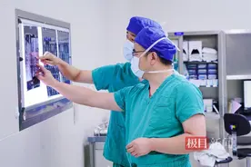 婆婆走50米路就腿疼，原是腰椎管狭窄惹的祸图片