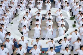 致敬医者 | 姜英：逆行而上，做好传染病防控“守门人”图片