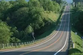 长下坡路段货车突然刹车失灵，记住这几点也许能救命！图片