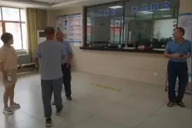 走失11年的聋哑大叔与家人团聚 救助机构：警方帮助下成功找到其家人图片