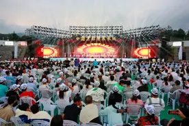 3000余人相聚“中国凉都”六盘水野玉海火把节广场，共赴一场“交通安全”视听盛宴！| 全民共建·安全“黔”行图片