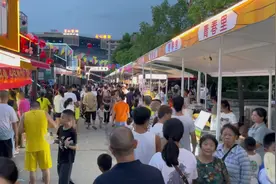 武冈鼓励夜市发展 激发暑期文旅消费新动能图片