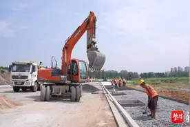 高温下民生项目建设竞赛忙  南京地铁小镇多个项目提前完成节点目标图片