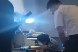 航班疑因充电宝冒烟紧急备降 充电宝如何安全携带上飞机？图片