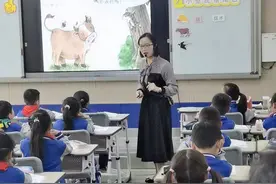 专注中低年级学生培养，她常为一句话字斟句酌图片