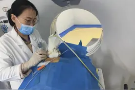 胳膊疼了50多年！青大附院射频治疗解决七旬老人顽固性残肢疼痛图片
