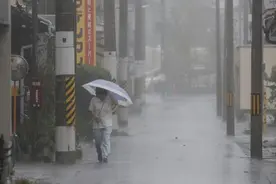 台风“兰恩”两度登陆日本　鸟取县暴雨成灾图片