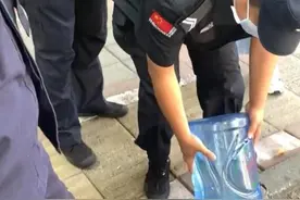 罕见病患者称在一单位喝水受歧视，保安将其喝过的桶装水倒掉 官方介入图片