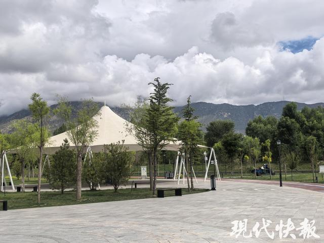 荒地变绿洲公园，69岁拉萨大叔爱上家门口的Citywalk