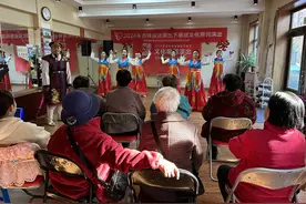 送戏下乡 文化惠民——敦化市文化馆到江南镇开展文化惠民演出活动图片