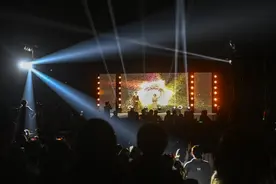 重庆财经学院第三届新媒体青年艺术节开幕图片