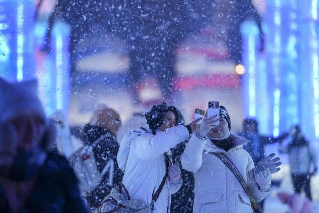 这个冬天，来黑龙江看大雪人吗？
