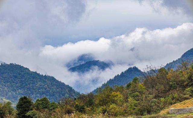 利川云雾山：日月绣岭结仙梁