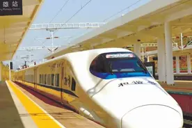 今天起，云南增开多趟列车！香格里拉往返保山动车开行图片