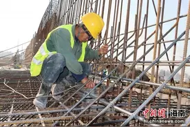 海口江东新区海堤治理提升项目节前施工意正“酣”图片