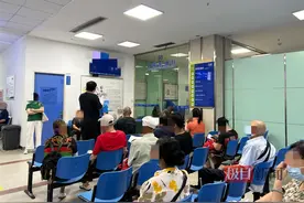 幼年因发烧失去右眼，女子左眼又患上致盲性眼病图片