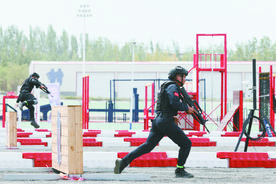 特警赵阳：从第37名到第1名图片