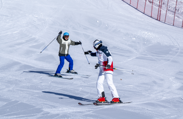 今天起，北京滑雪场迎来全面开板！游玩攻略来了——