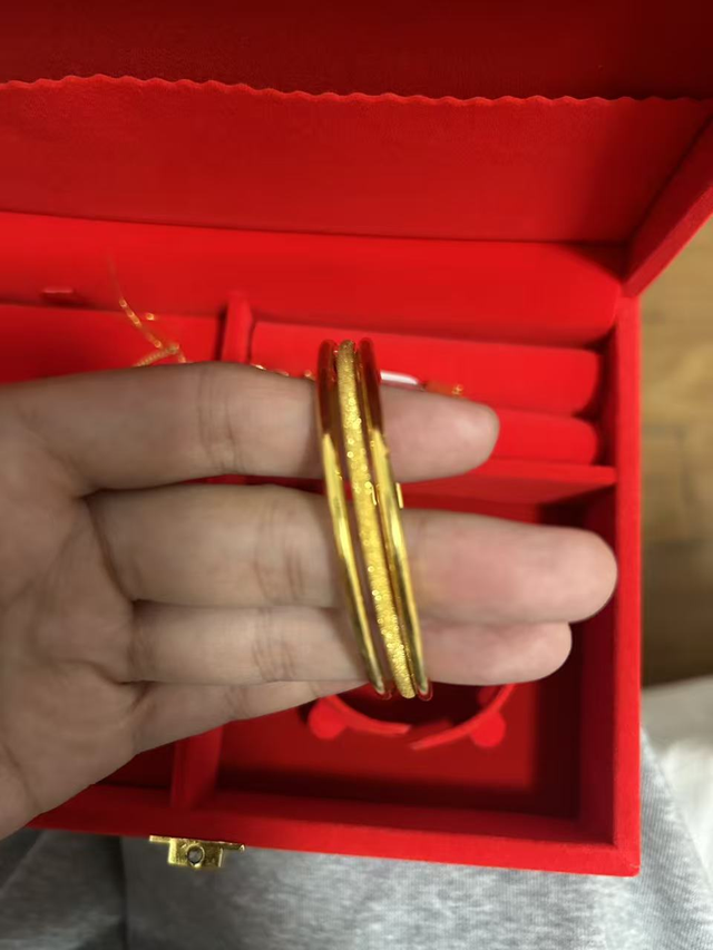 金价狂飙“拖累”老凤祥