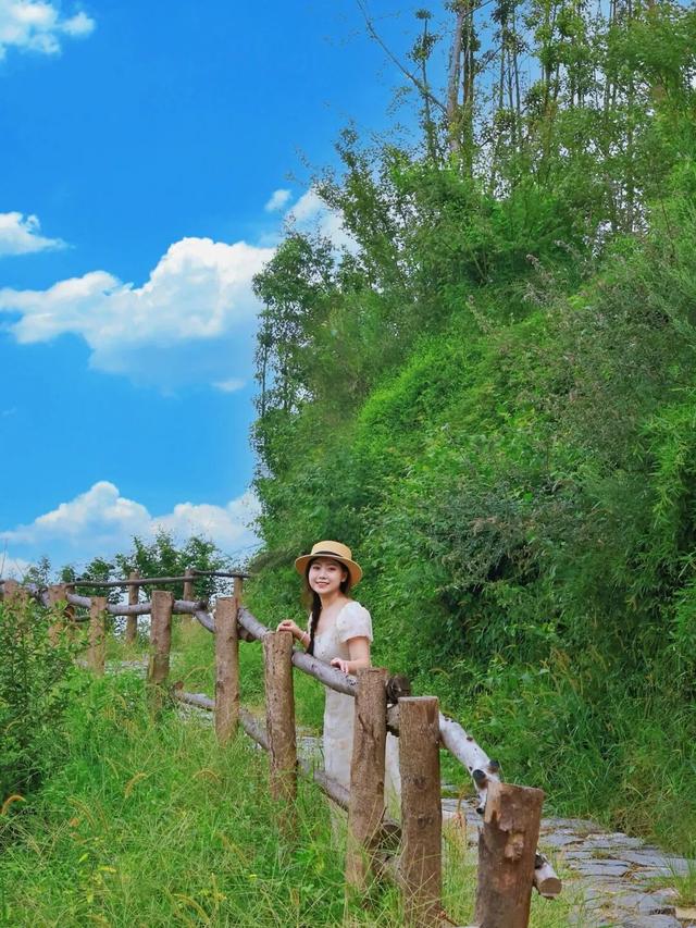 一起去爬山，给身体 “充电”