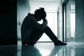 父亲借债时擅自加上妻女名字，12岁女孩欠债百万成“老赖”！图片