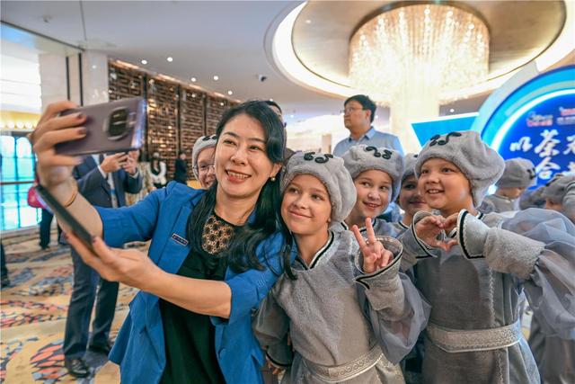 中俄蒙哈万里茶道青少年旅游夏令营开营