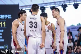站在冲奥的大门口，这支三人篮球队上演“回忆杀”图片