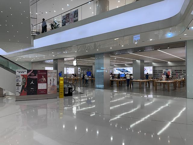 即将要在深圳开出又一家 Apple Store 的苹果，要准备关掉大连首店了