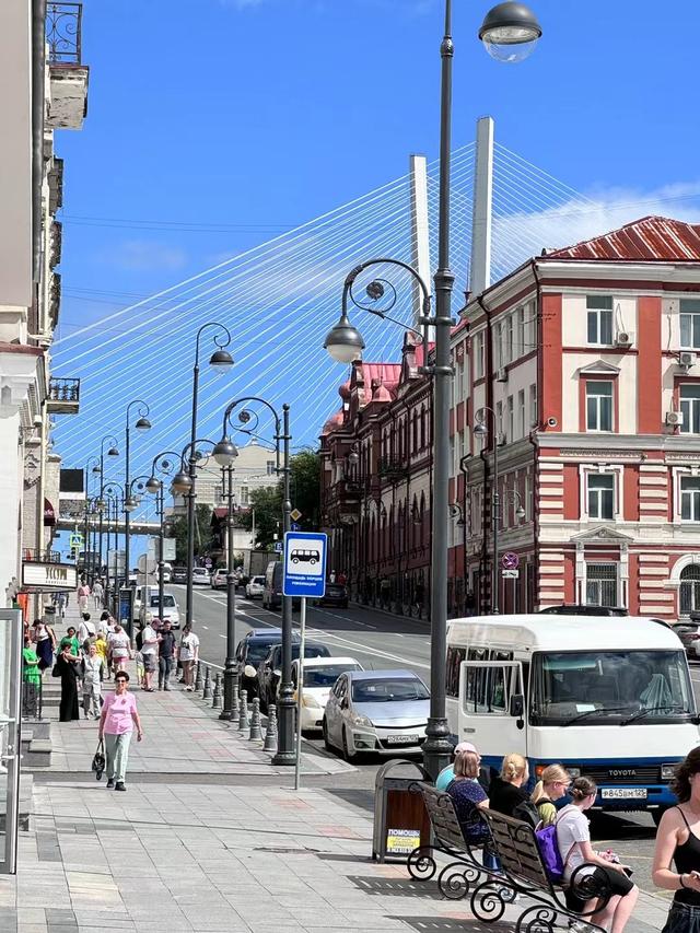 免签首日，赴俄旅游咨询“炸”了！旅行社老板：“凌晨两三点还有人问”，连夜锁定200间房，计划包一整年！