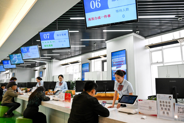 为民营经济持续、健康、高质量发展提供坚实法治保障——“中国经济圆桌会”共话民营经济促进法出台