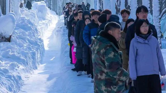 免费申领！白云山冰雪仙境邀您花式玩儿雪！