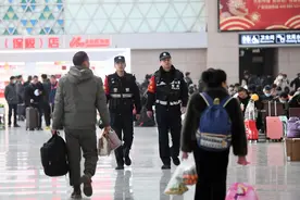 天天讲安全 | 春运开启 银川铁警护航归乡路图片