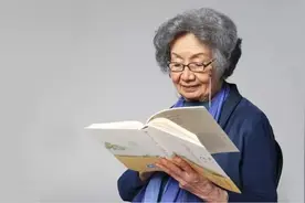 心传星愿 | “不喜欢谈钱”的她，却捐出三千多万！她的一句话感动无数人图片
