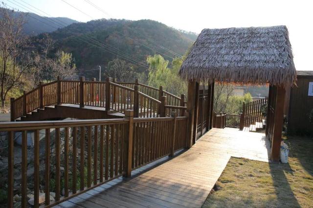 “巨兔”惊现里口山！环翠区小山村添新景