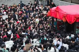 锐评｜人人都往开封跑？“王婆说媒”走红的启示图片
