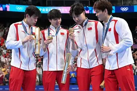 第19金！中国队夺男子4x100米混合泳接力冠军图片