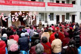四川广安：普法进乡村 法润“三八”节图片