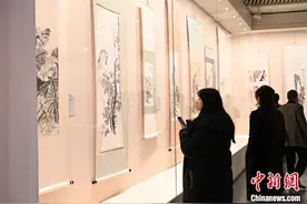 “百年丹青——二十世纪著名画家作品展”在广西南宁开展图片