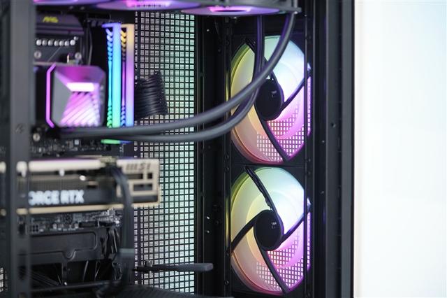 微星MPG VELOX 300R AIRFLOW PZ刀锋装机评测：散热强大 满足你对大机箱的最苛刻需求