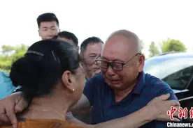 从内蒙古到江西 六旬老人坚持寻亲终与家人团聚图片