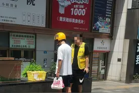 外卖大战背后的帮送员：2.5元一单送上楼，日赚250元图片