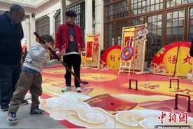 龙年将至 上海大世界上演“似曾相识”年图片