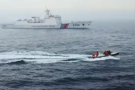 浪尖淬火！看中国海警复杂海况“硬核”训练图片