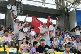 中国香港代表团旗手姚锦成：现在还会回想开幕式进场时的全场欢呼图片